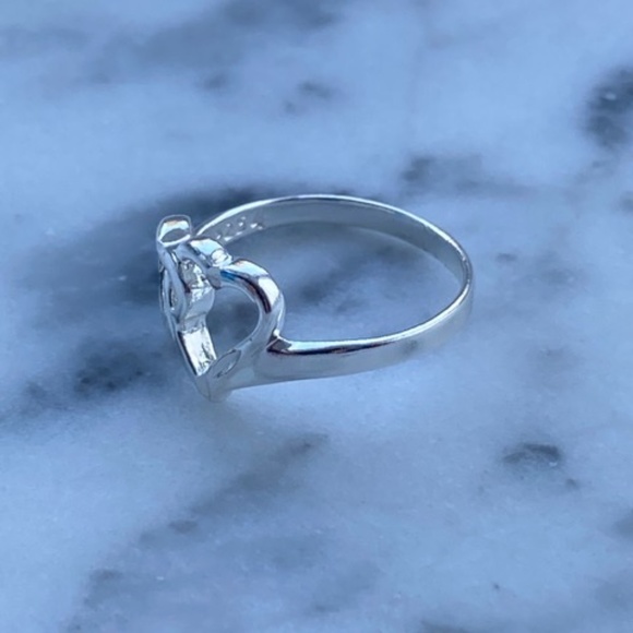 Sterling Silver Heart Ring Beautiful Design - Picture 3 of 4